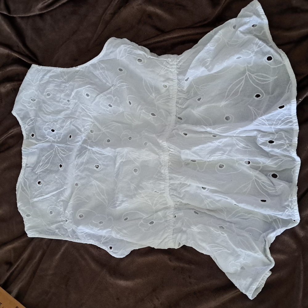 Universal Thread White Eyelet Blouse - image 6